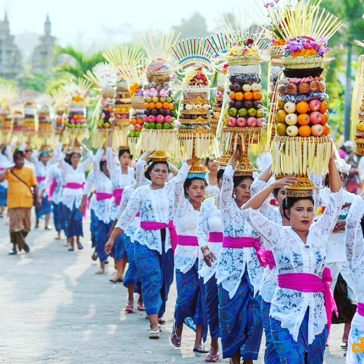 How much does it cost for trip seminyak to ubud