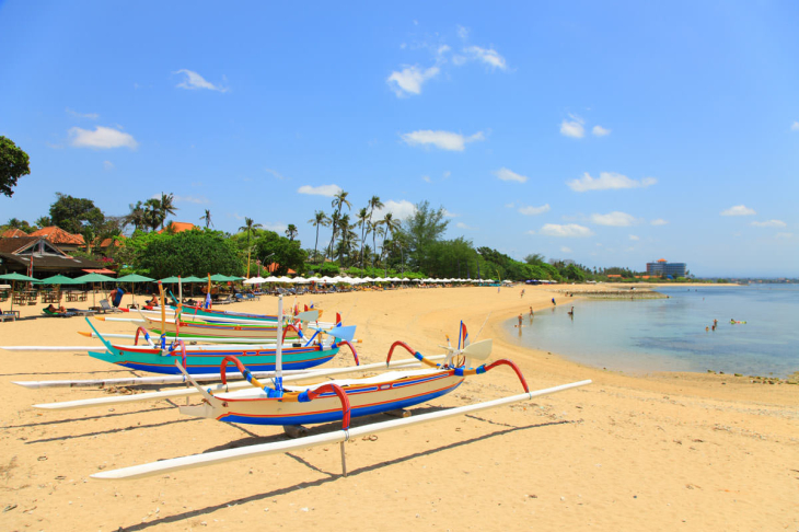 Does it cost a private taxi in sanur bali 