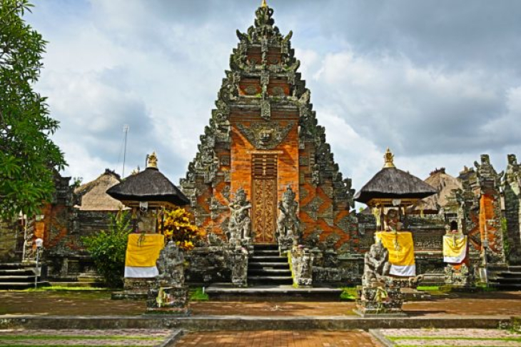 Holy spring water temple