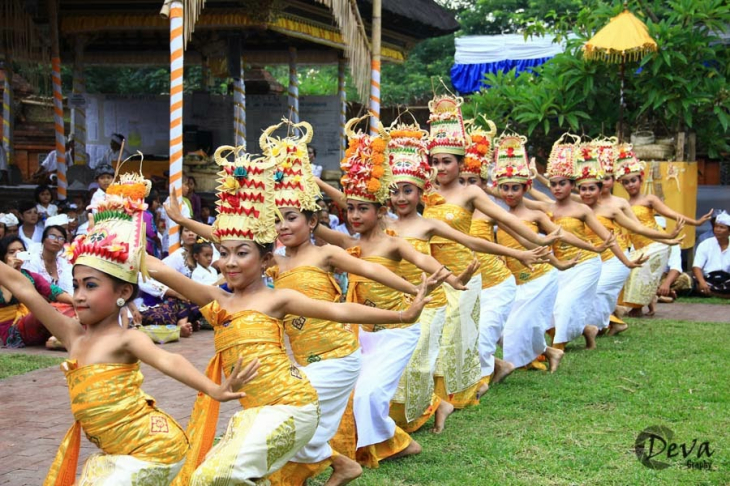 Traditional dance show  in ubud